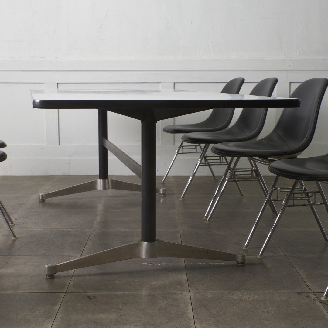 イームズ コントラクトベース ミーティングテーブル – rocca rocca