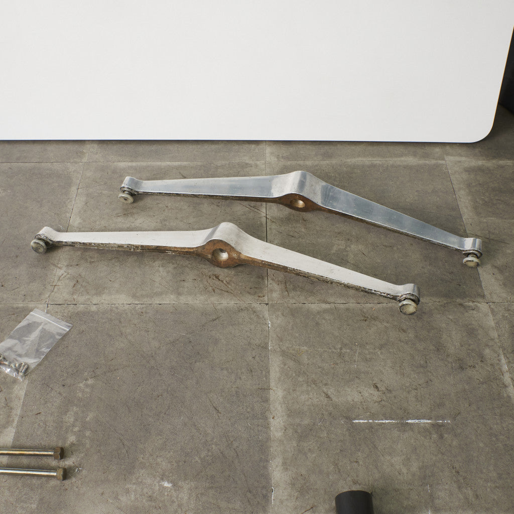 イームズ コントラクトベース ミーティングテーブル