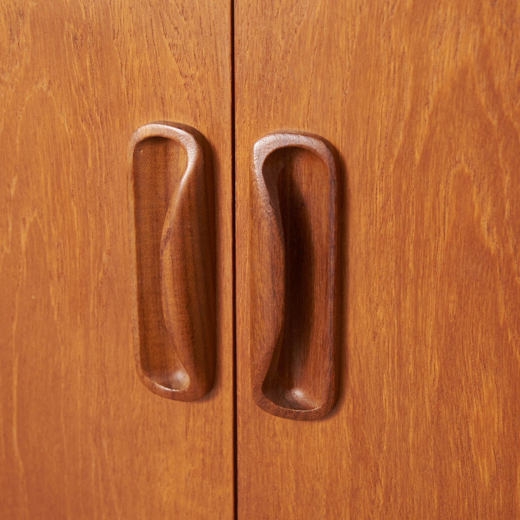 Fresco 脚付きサイドボード (4072)