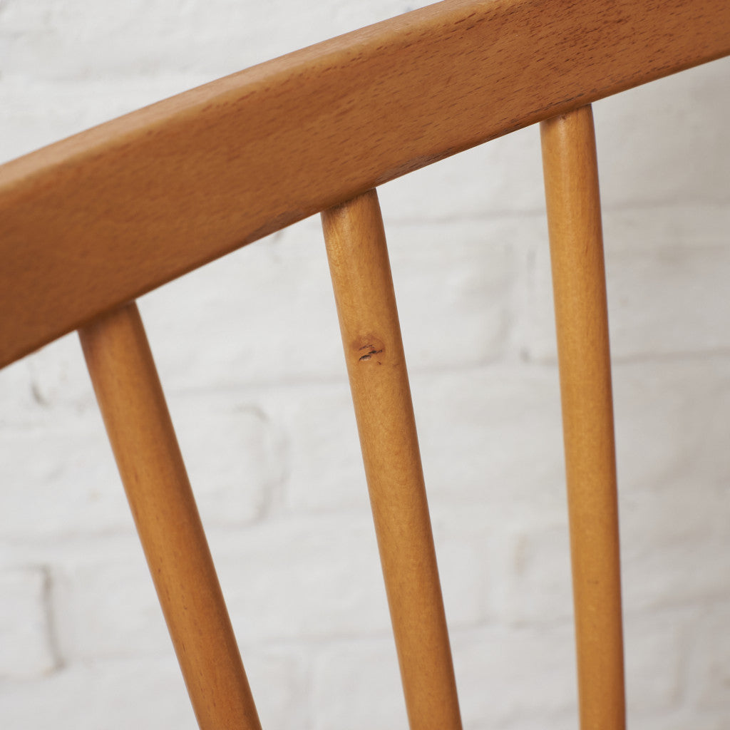 スティックバックチェア