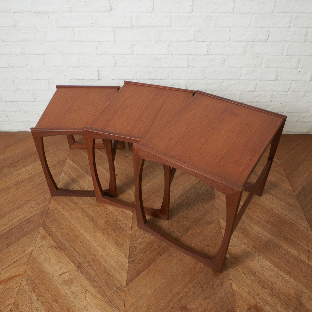 Quadrille ヴィンテージ ネストテーブル