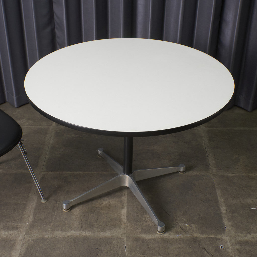 イームズ コントラクトベース ラウンドテーブル