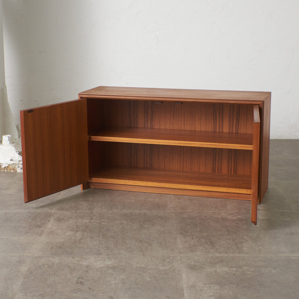 Form FIVE キャビネット