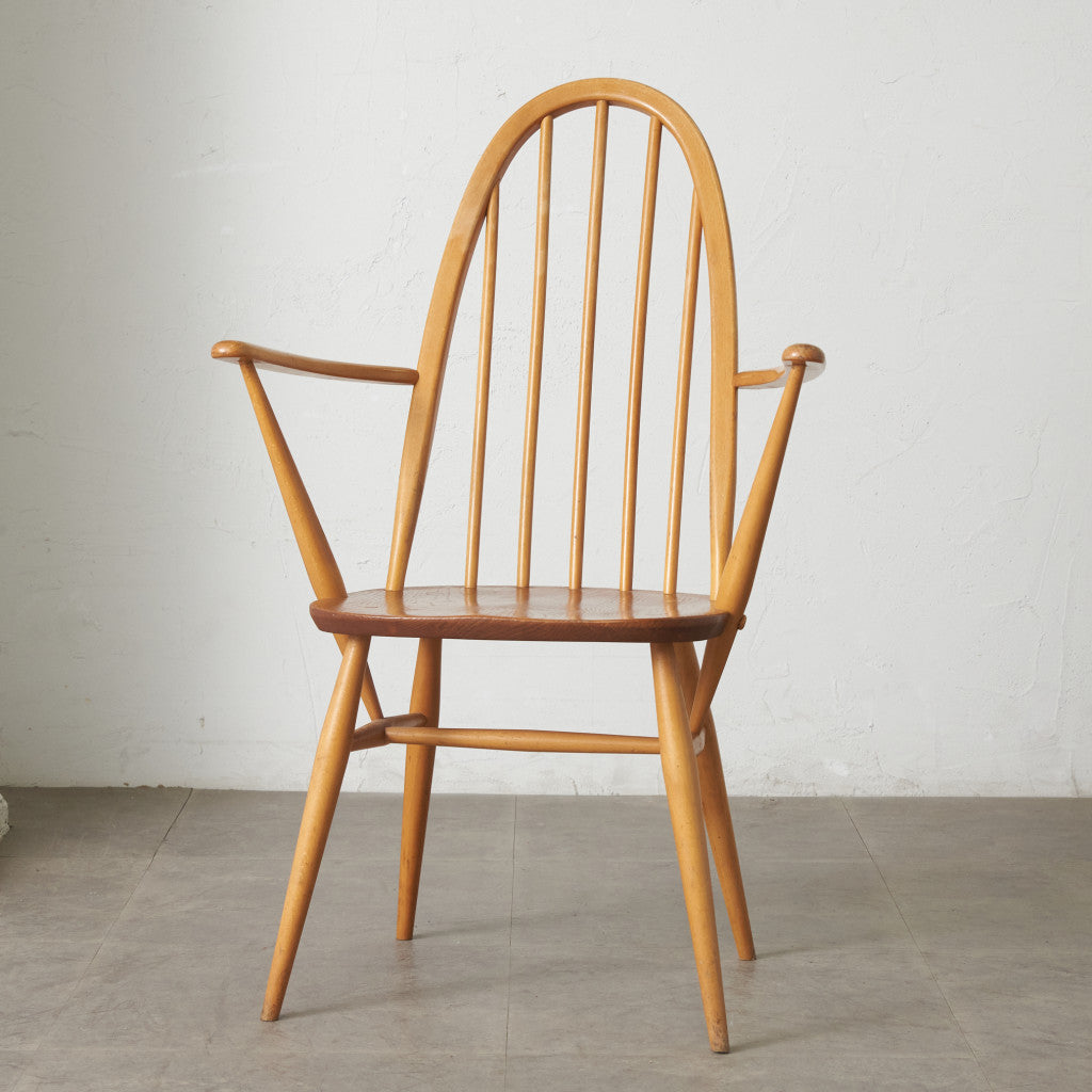 ヴィンテージ クエーカーアームチェア/ラウンドゴールドラベル