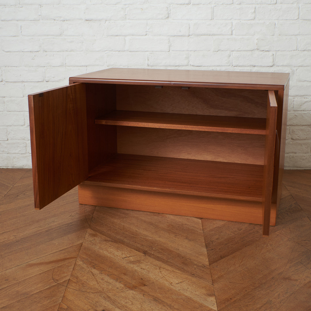 G-PLAN(ジープラン) / ベースユニット カップボード (301) G-plan カップボード[AY] - Antiques & Repair eel