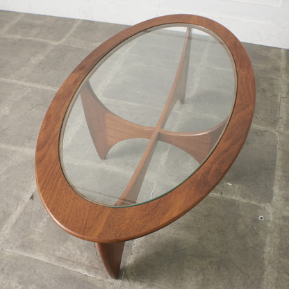 astro オーバルコーヒーテーブル