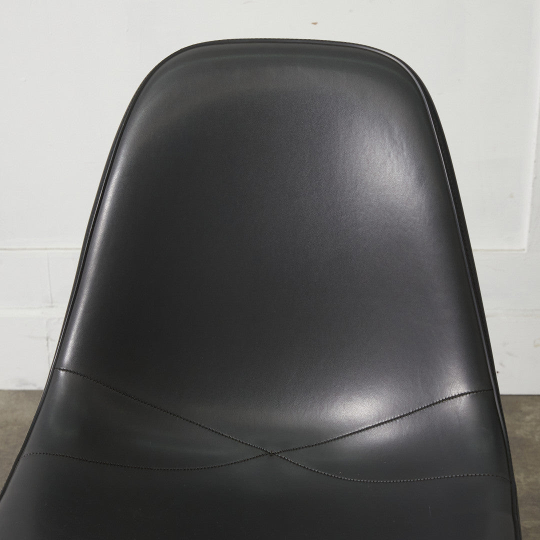 サイドシェルチェア スタッキングベース