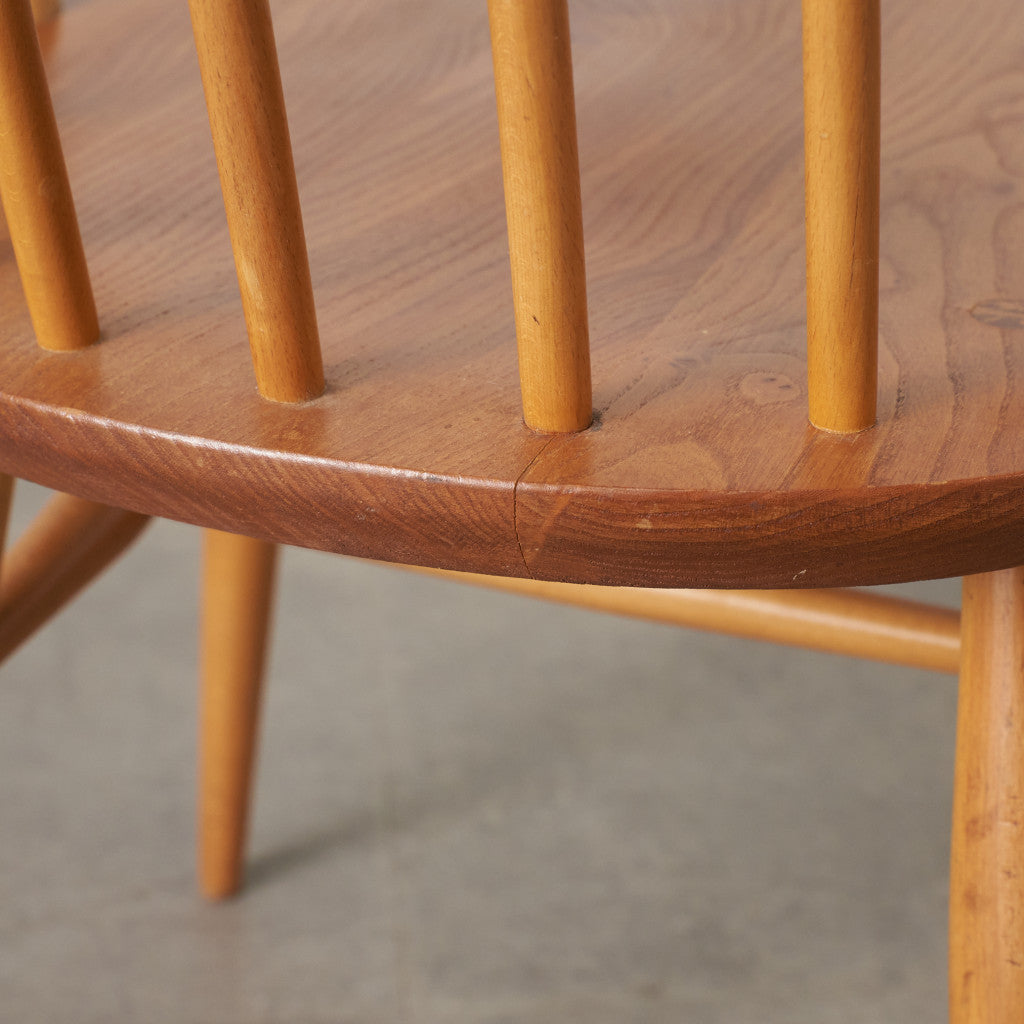 ヴィンテージ クエーカーアームチェア/ラウンドゴールドラベル