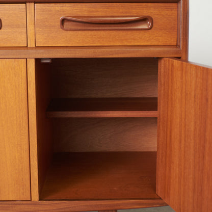 Fresco 脚付きサイドボード (4072)