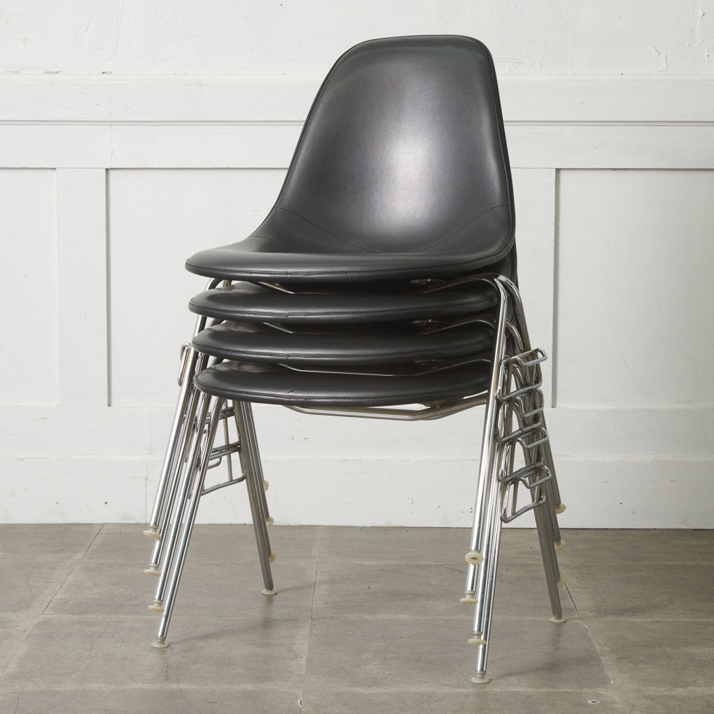 ハーマンミラー サイドシェルチェア　スタッキング イームズ2脚 ハーマンミラー Herman Miller サイドシェルチェア ホワイト
