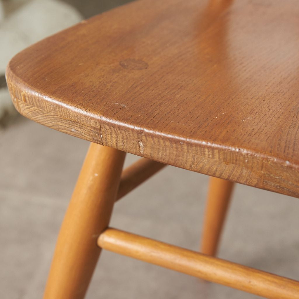 スティックバックチェア