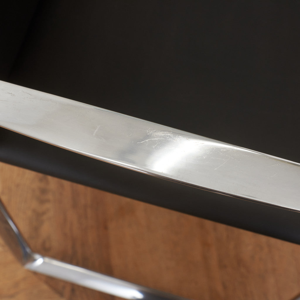 184 EVE アームチェア