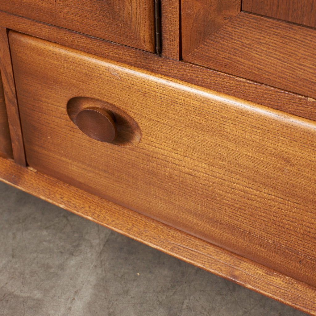 ウィンザー サイドボード