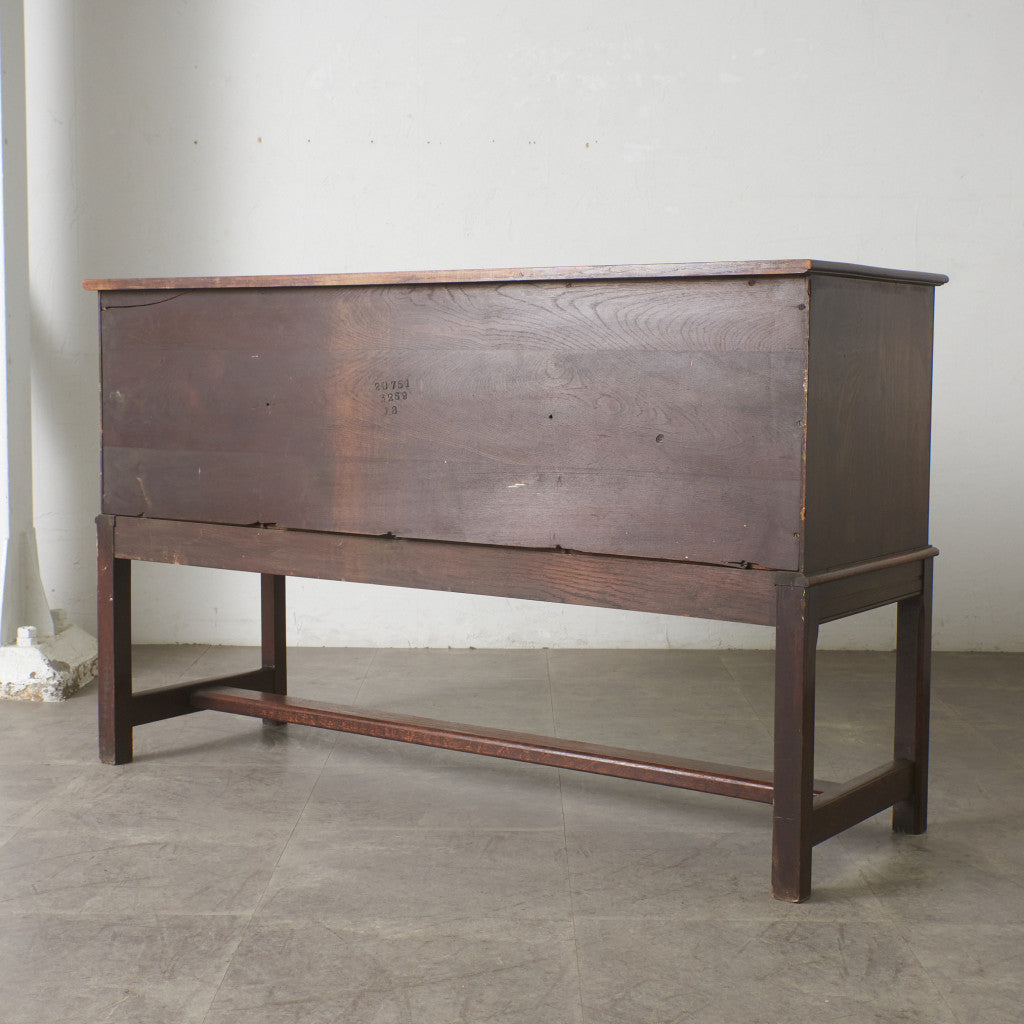 英国アンティーク サイドボード