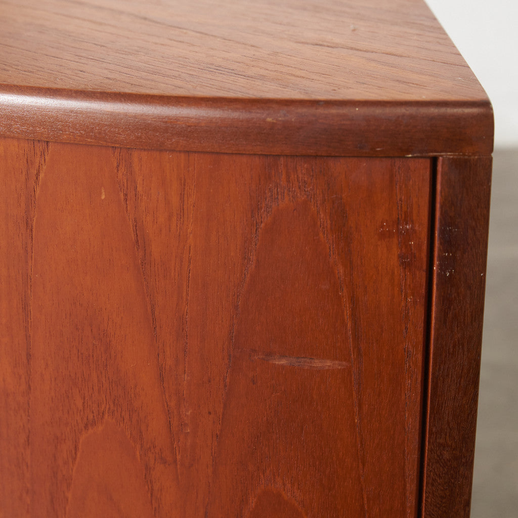 Fresco 凸型コーナーローキャビネット