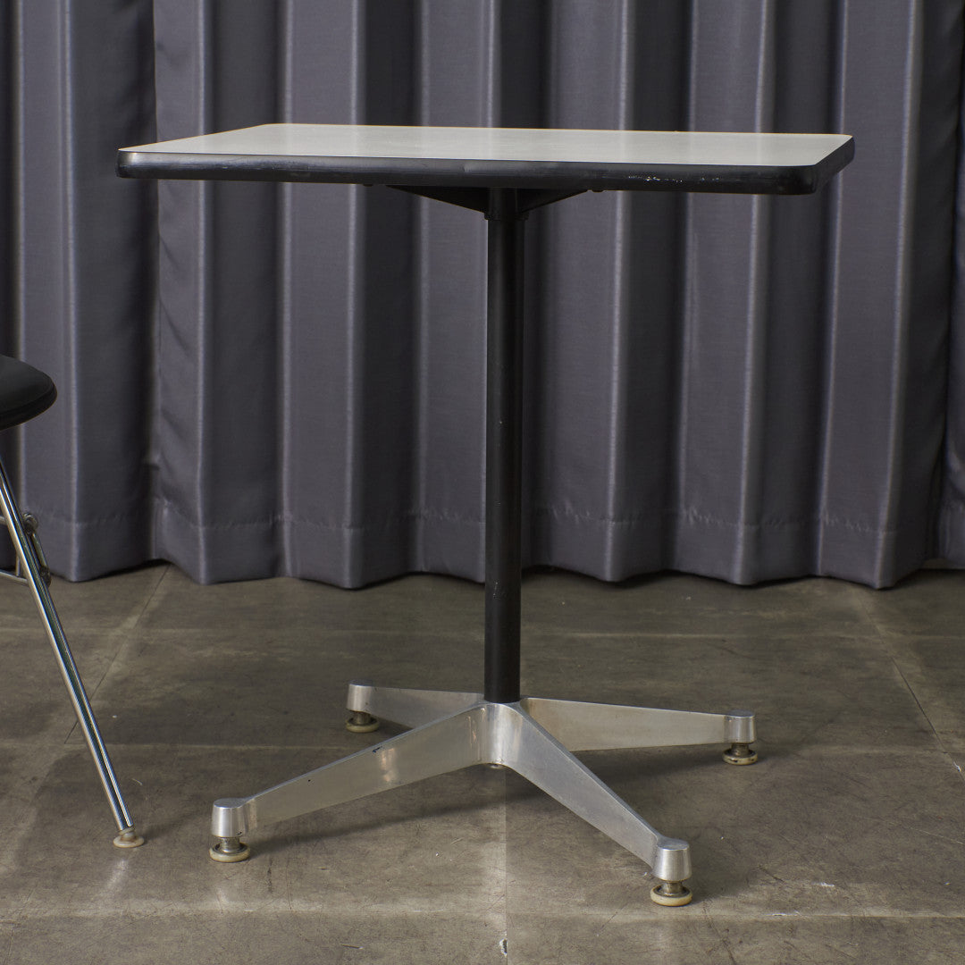 イームズ コントラクトベース テーブル