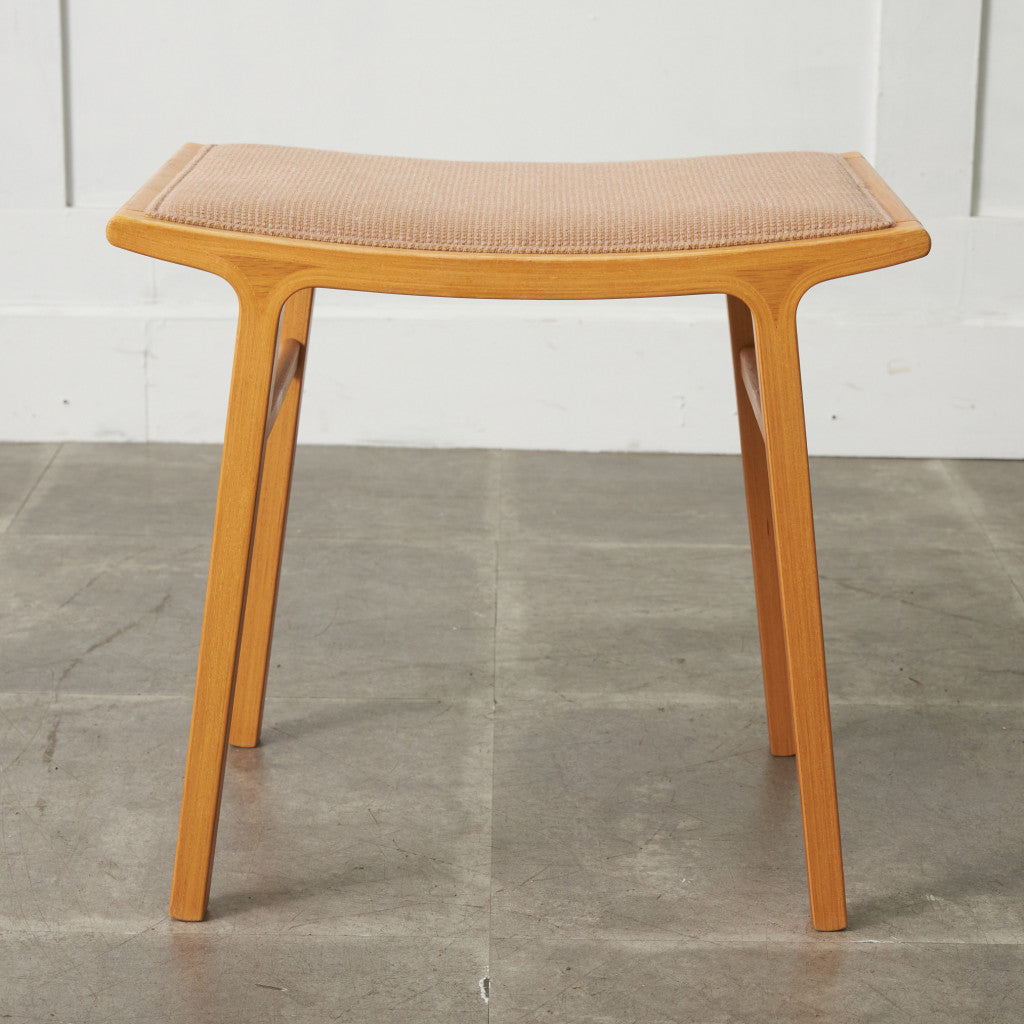 【天童木工】 スツール　T-5576NA-ST　 価格¥63,250円 スツール / T-5576NA-ST – rocca rocca