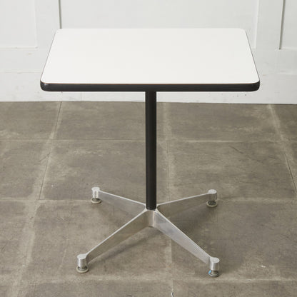 イームズ コントラクトベース テーブル