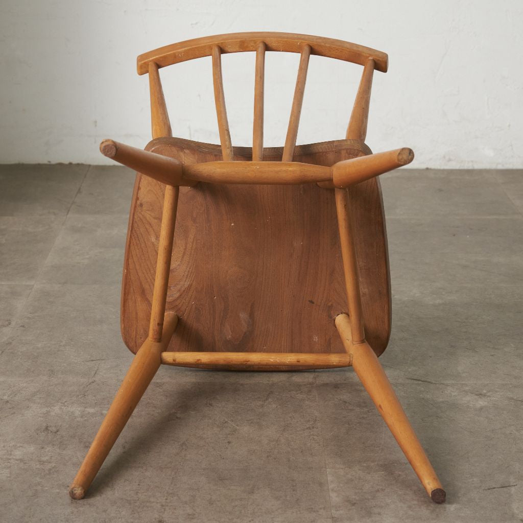 スティックバックチェア