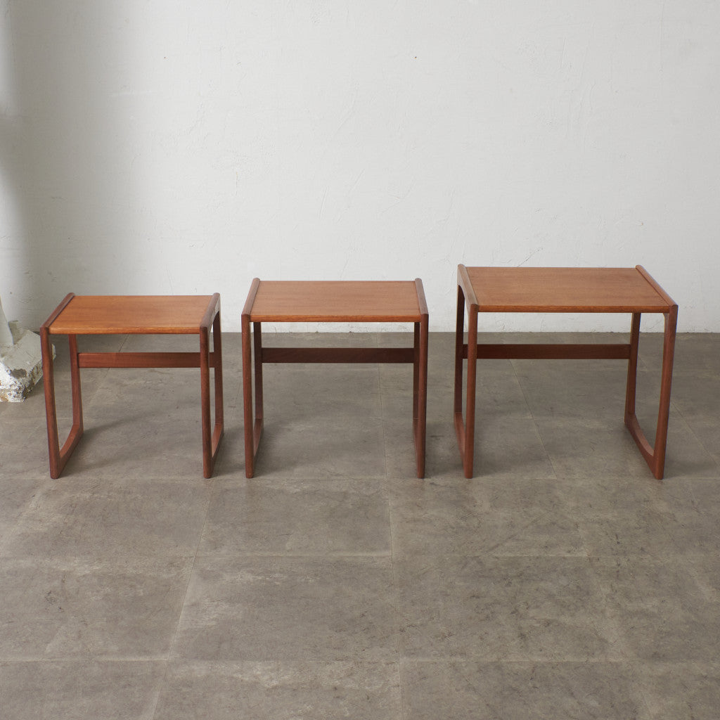 Quadrille ヴィンテージ ネストテーブル