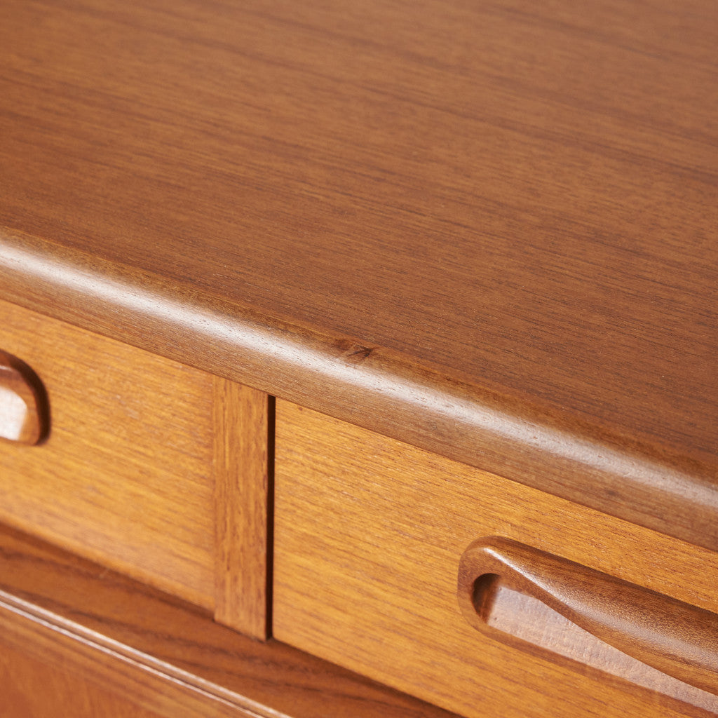 Fresco 脚付きサイドボード (4072)