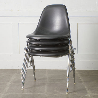 サイドシェルチェア スタッキングベース