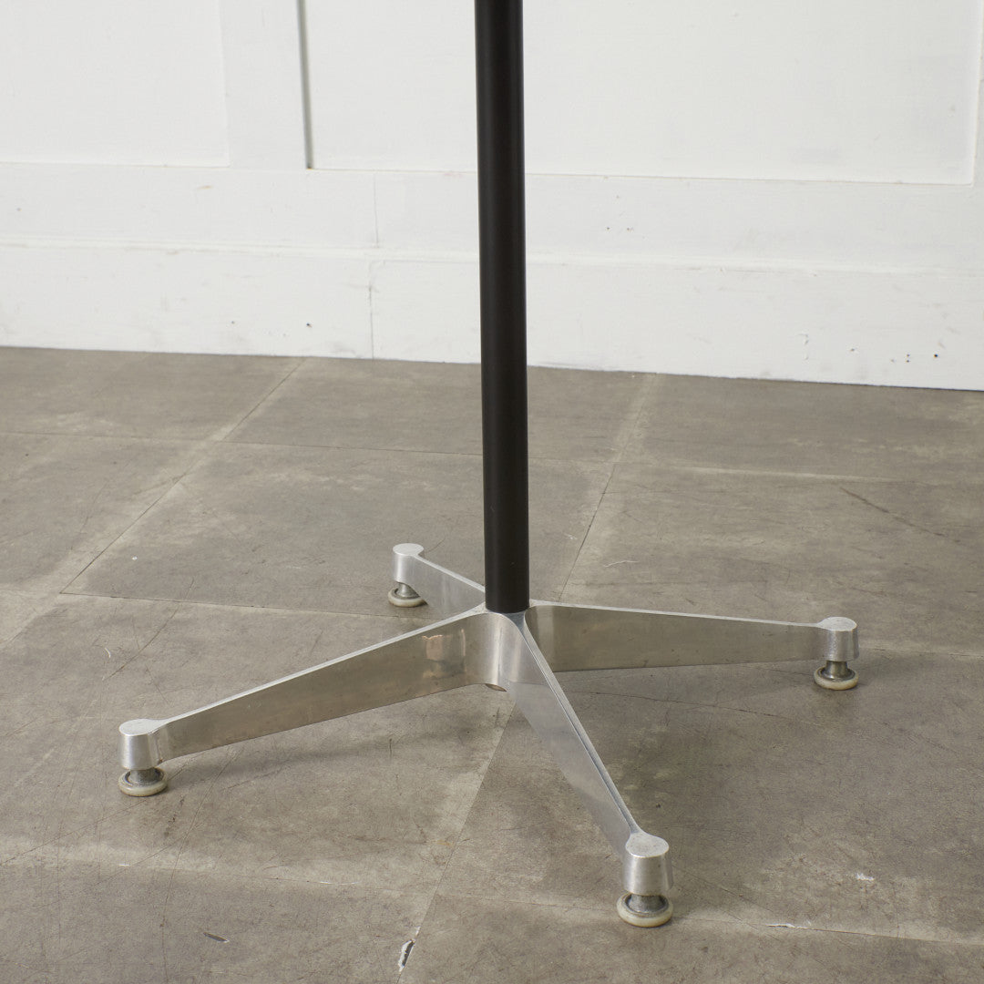 イームズ コントラクトベース テーブル