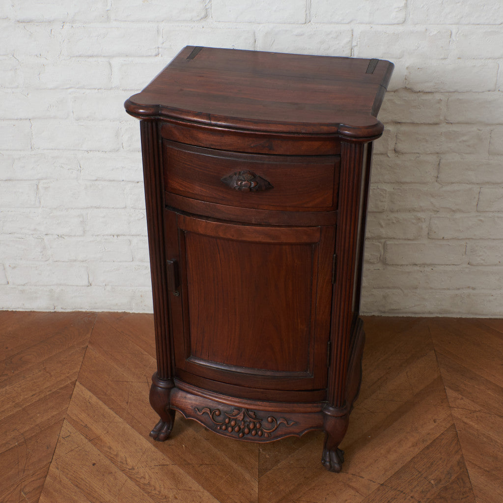 西洋クラシック ウォールナット材キャビネット