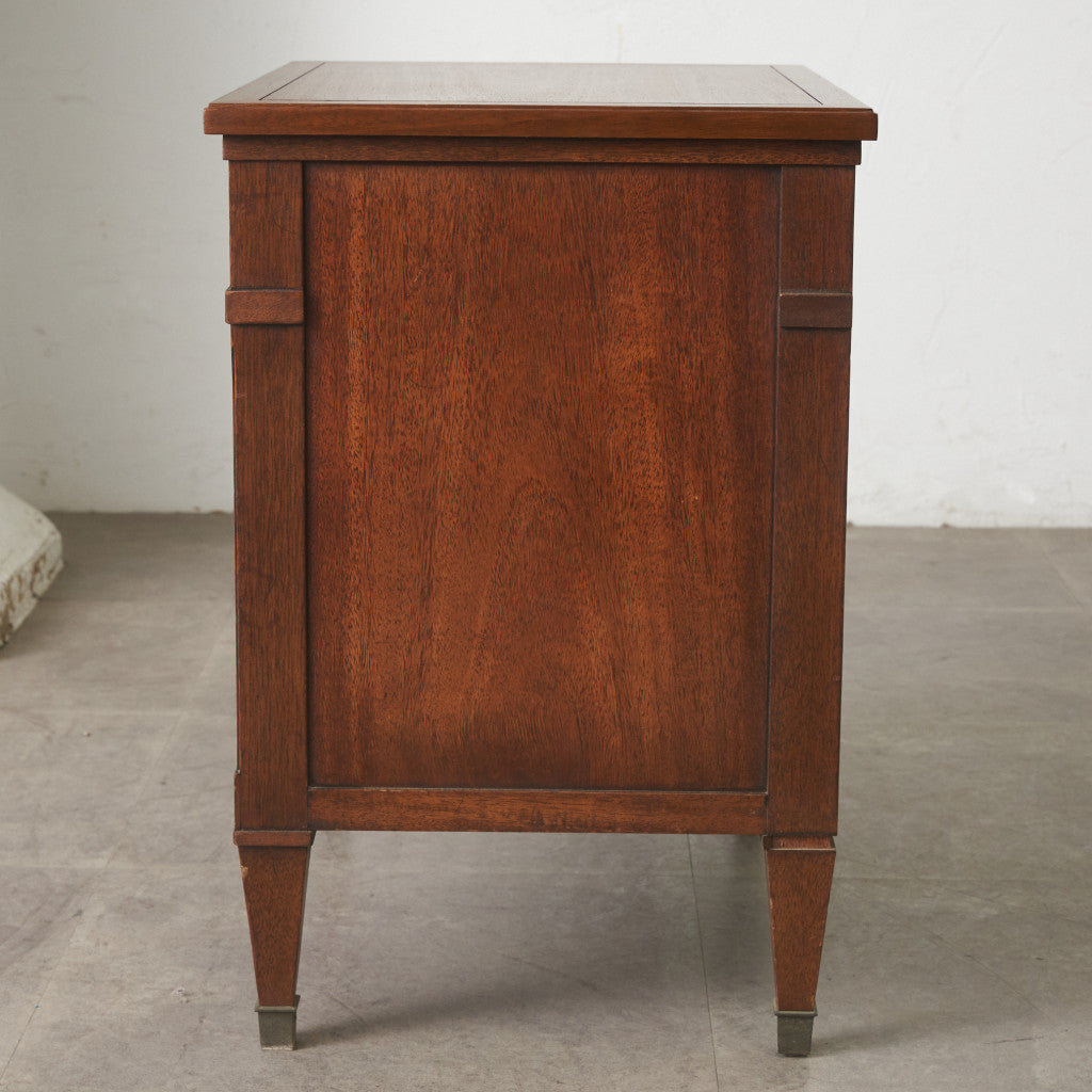 TRIUNE ナイトテーブル