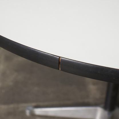 イームズ コントラクトベース ラウンドテーブル