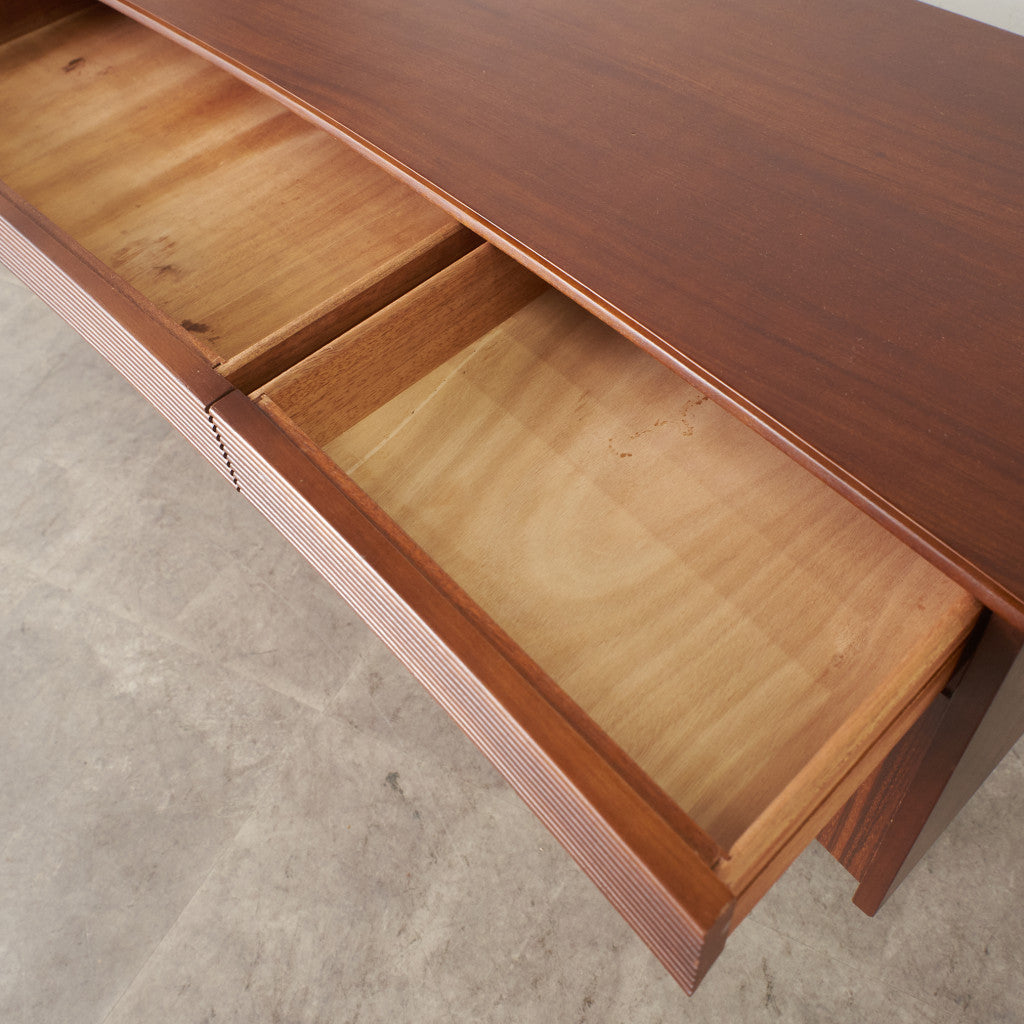 英国ヴィンテージ サイドボード