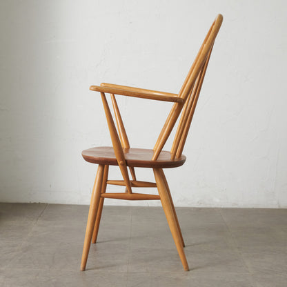 ヴィンテージ クエーカーアームチェア/ラウンドゴールドラベル