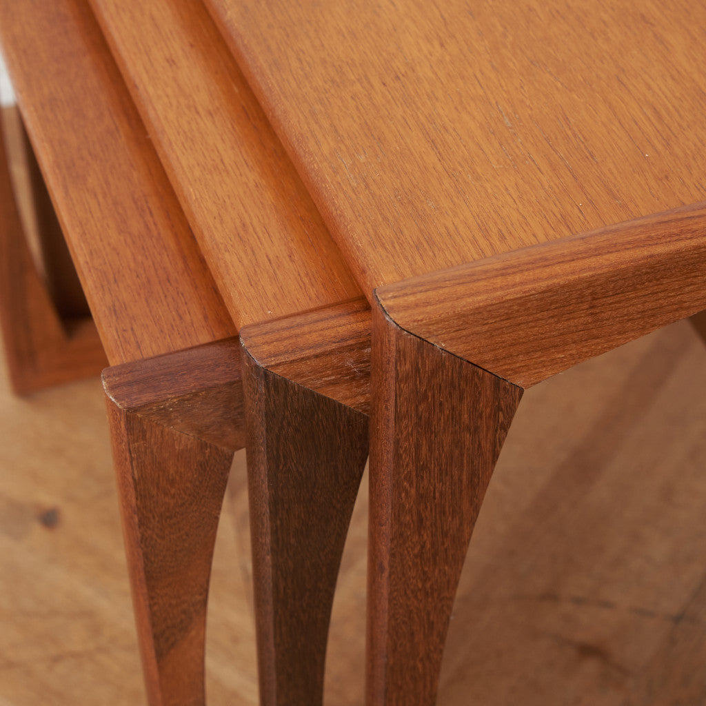 Quadrille ヴィンテージ ネストテーブル