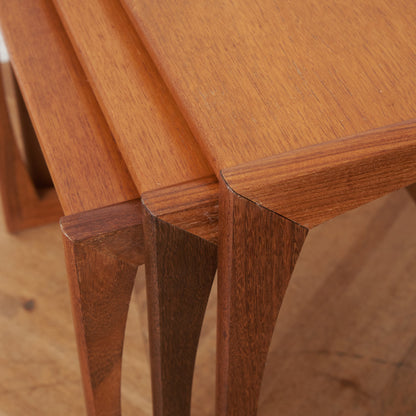 Quadrille ヴィンテージ ネストテーブル