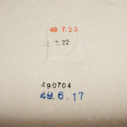 サイドシェルチェア スタッキングベース