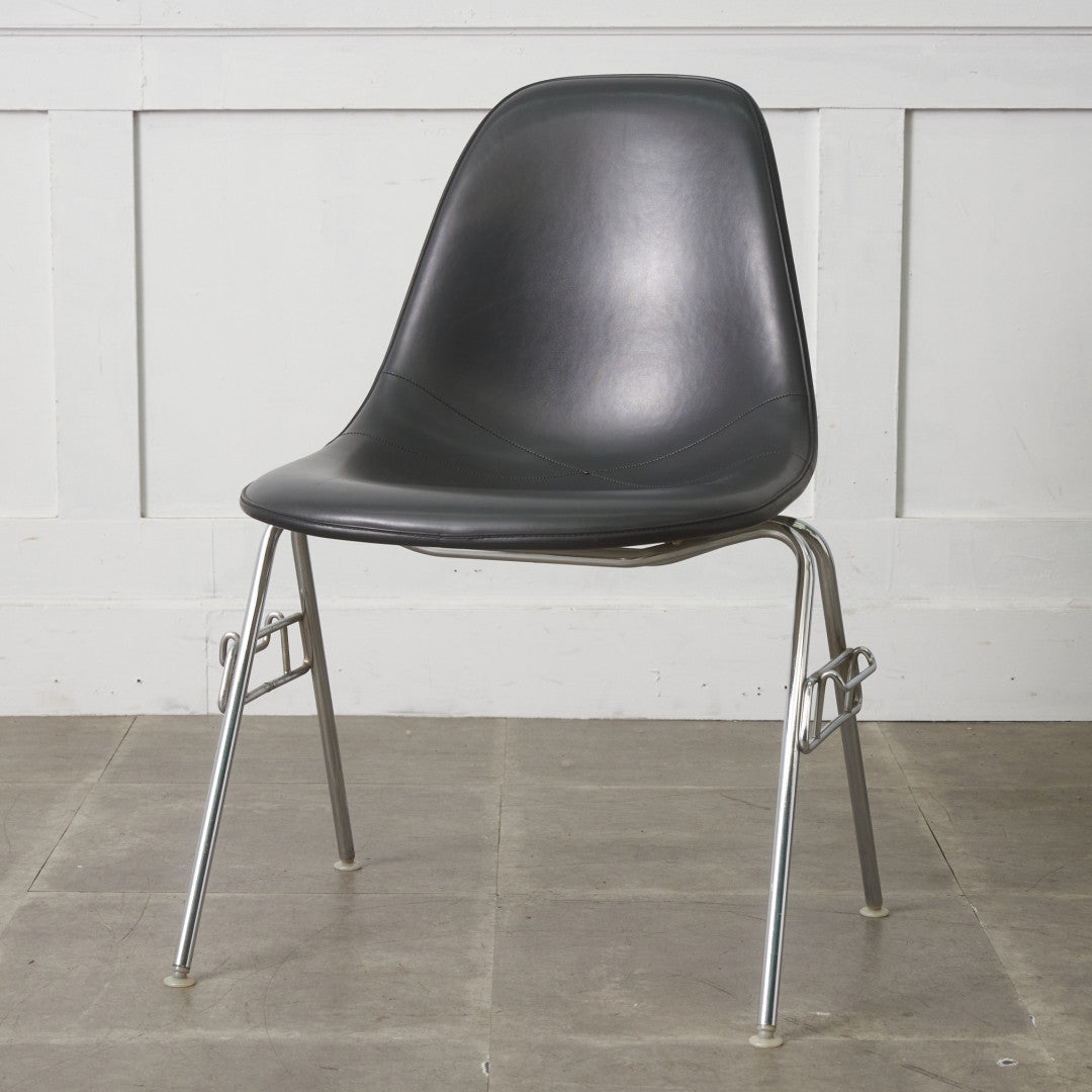 サイドシェルチェア スタッキングベース