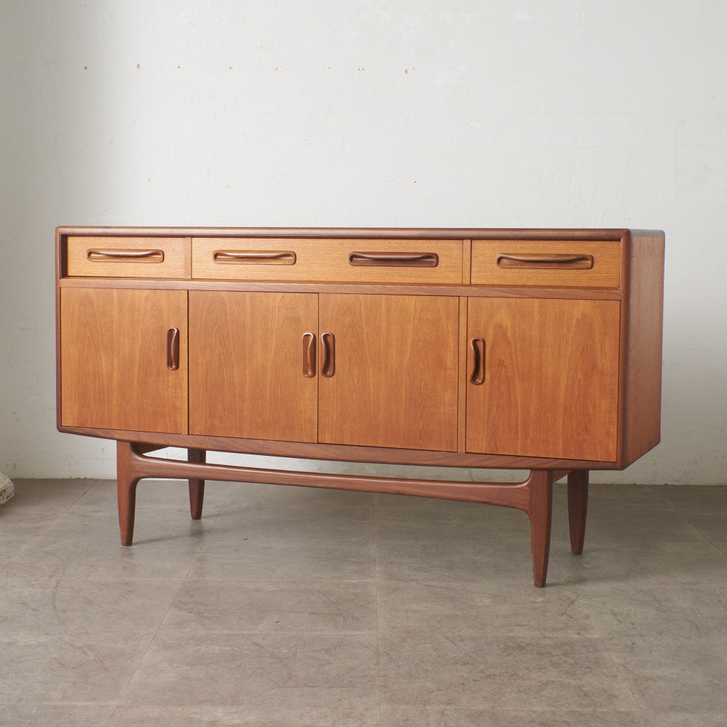 Fresco 脚付きサイドボード (4072)