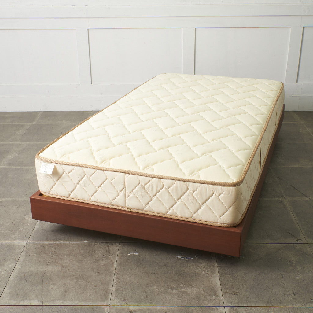 ERBA 05 シングルベッドフレーム & Sealyマットレス