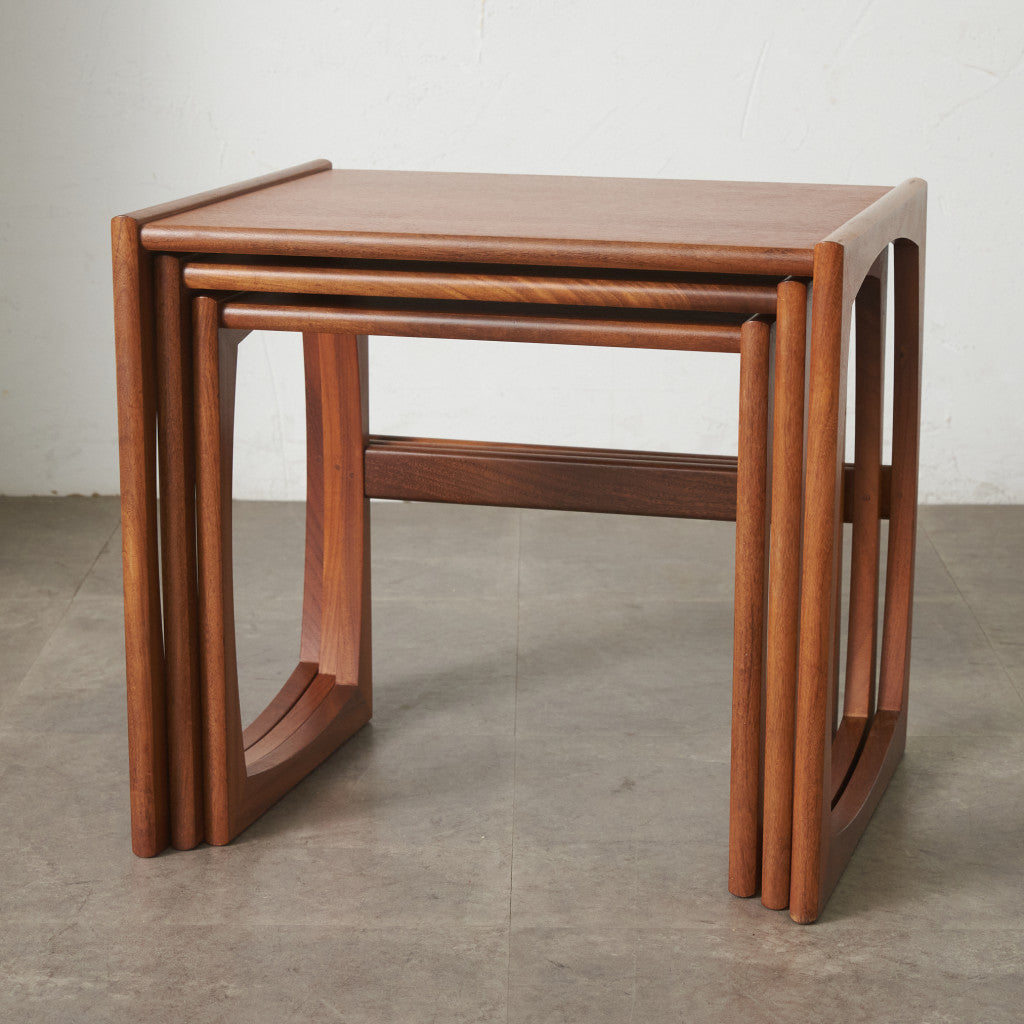 Quadrille ヴィンテージ ネストテーブル