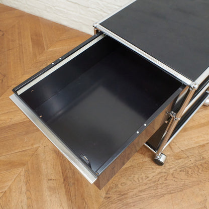 キャスターワゴン