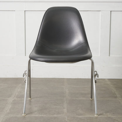 サイドシェルチェア スタッキングベース