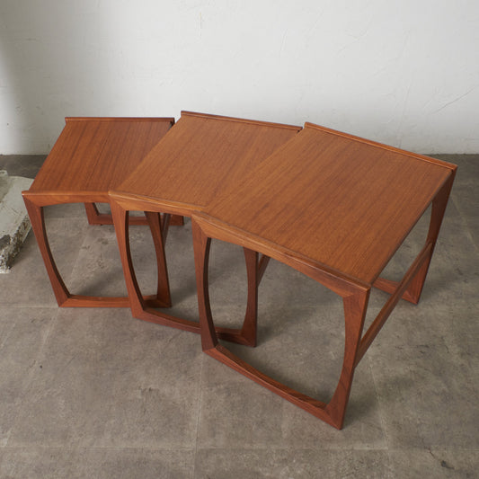 Quadrille ヴィンテージ ネストテーブル