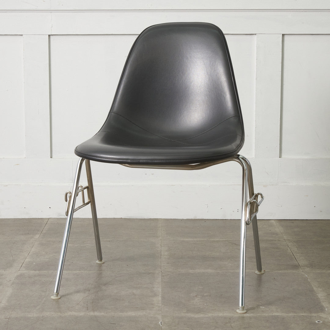 サイドシェルチェア スタッキングベース