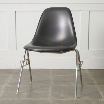 サイドシェルチェア スタッキングベース