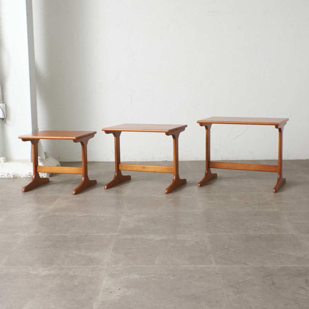 英国ヴィンテージ ネストテーブル