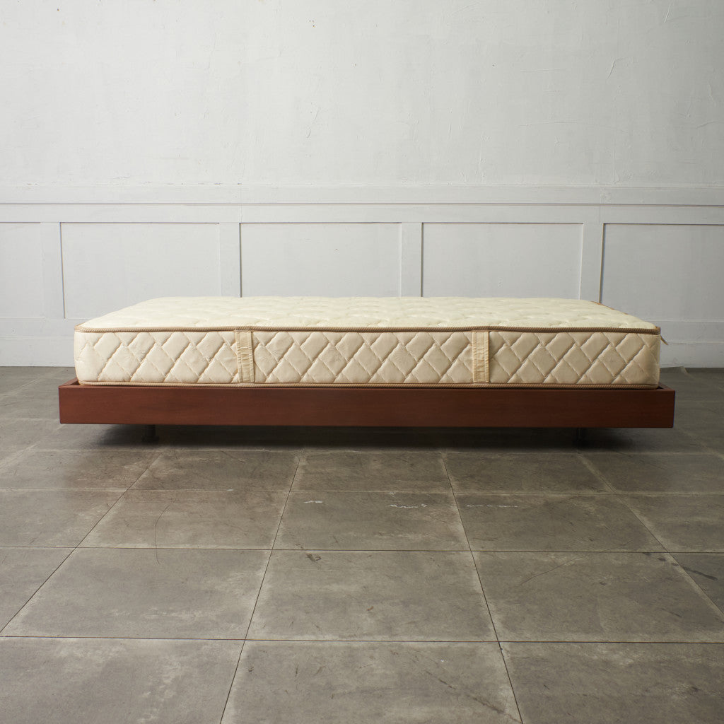 ERBA 05 シングルベッドフレーム & Sealyマットレス