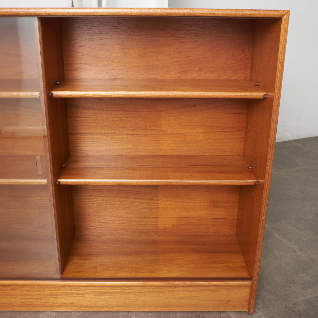 ヴィンテージ ナロー ガラスキャビネット