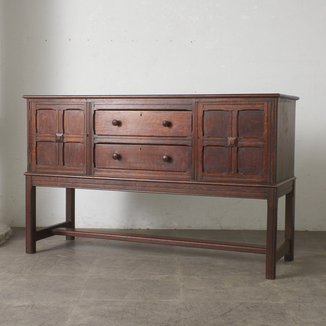 英国アンティーク サイドボード