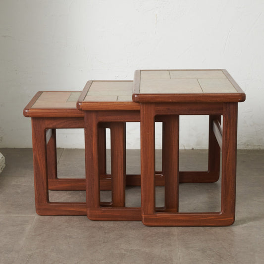 ヴィンテージ タイルトップ ネストテーブル