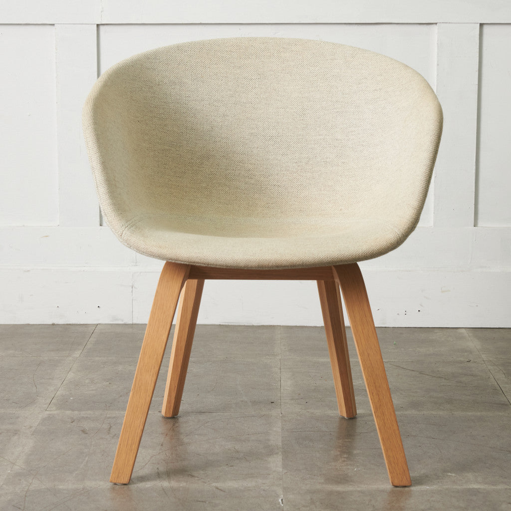 ABOUT A CHAIR アバウト ア チェア